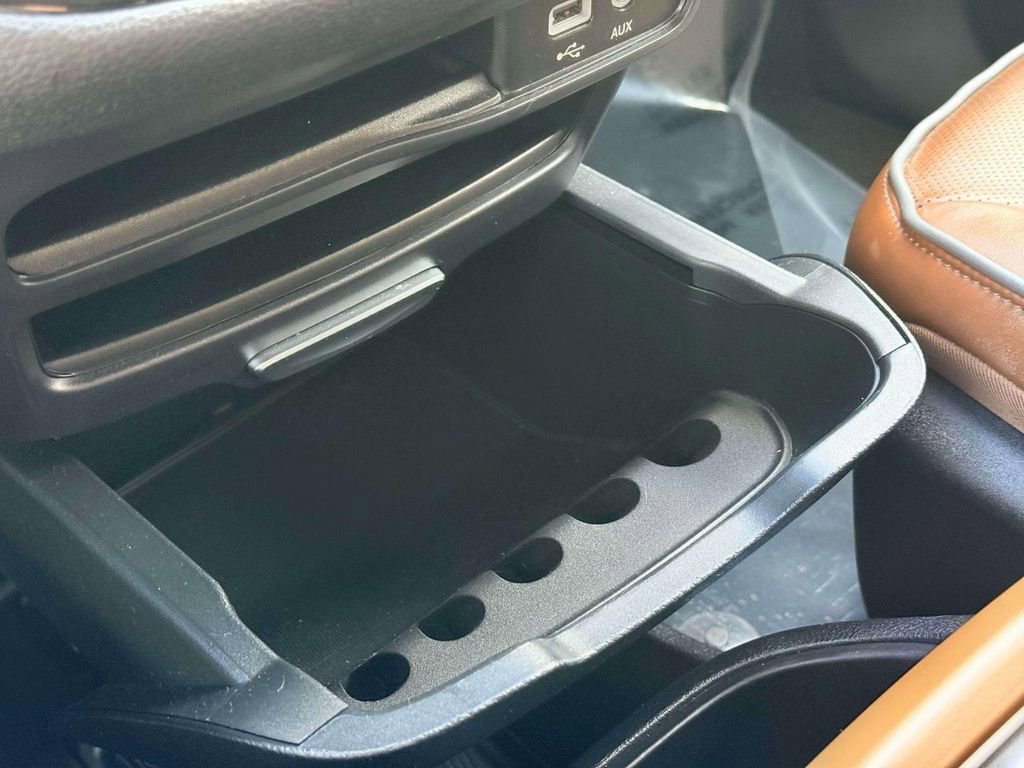 Used 2017 Chrysler Pacifica Limited image 25