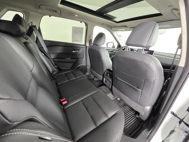 Used 2024 Nissan Rogue SL w/ SL Premium Package AWD/4WD image 18