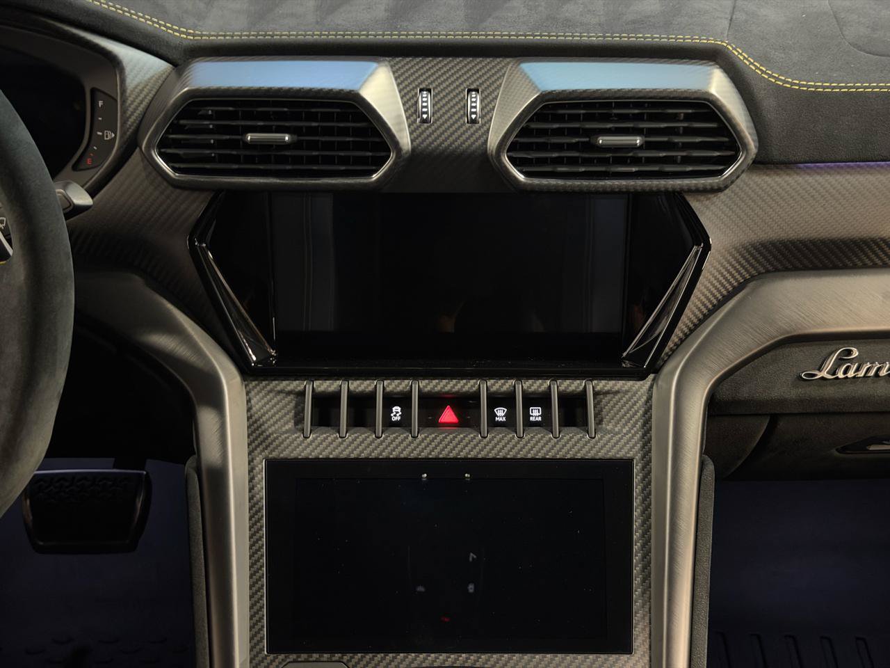 Used 2023 Lamborghini Urus Performante AWD/4WD image 28