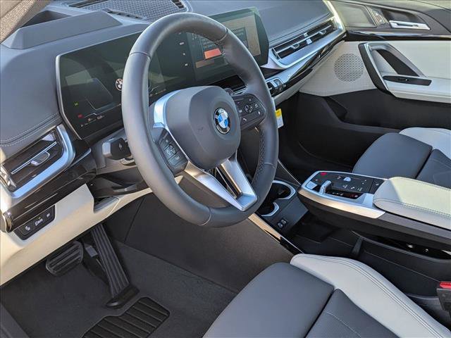 Used 2026 BMW X1 xDrive28i w/ Technology Package AWD/4WD image 3