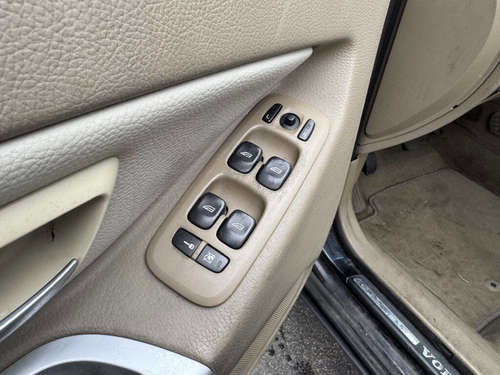 Used 2007 Volvo XC90 V8 image 9