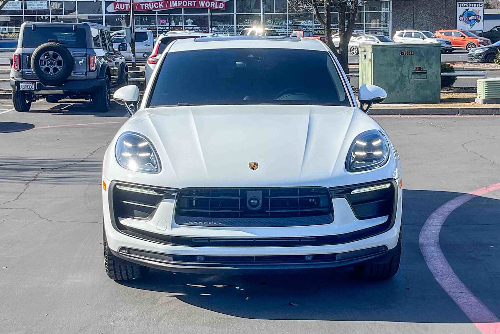Used 2024 Porsche Macan image 6