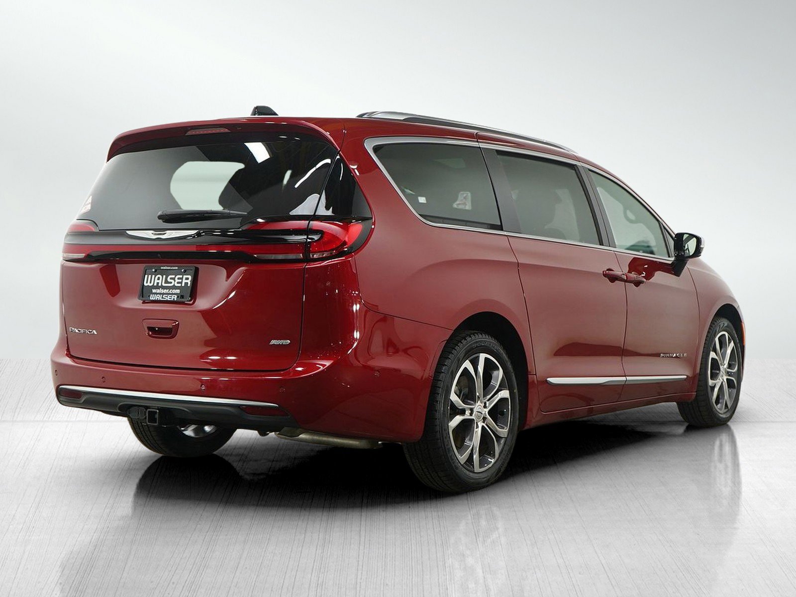 Used 2025 Chrysler Pacifica Pinnacle w/ Trailer Tow Group image 5