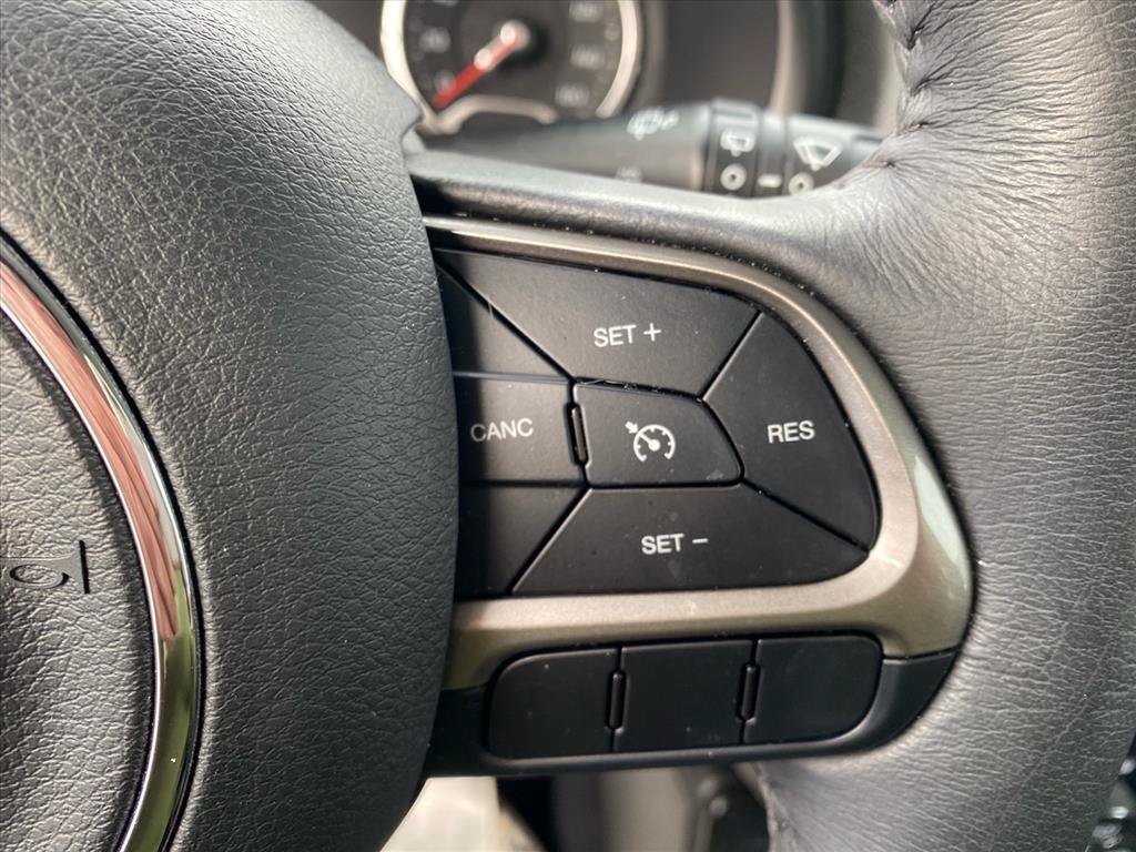 Used 2022 Jeep Renegade Latitude w/ Convenience Group AWD/4WD image 11