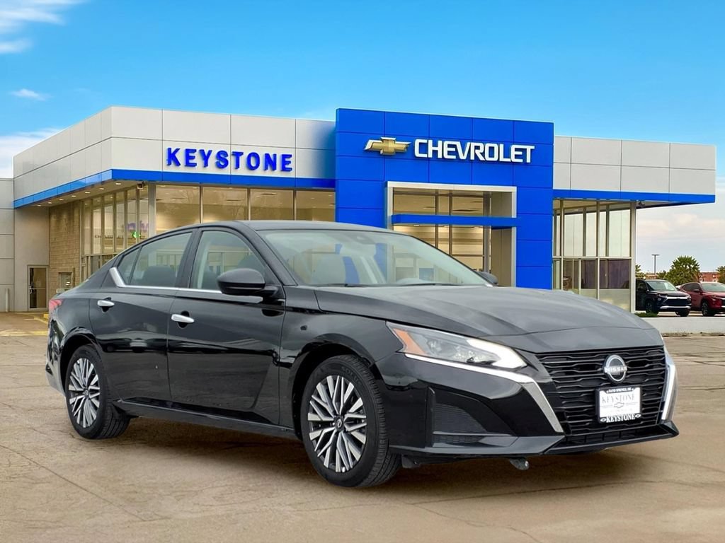 Used 2025 Nissan Altima 2.5 SV