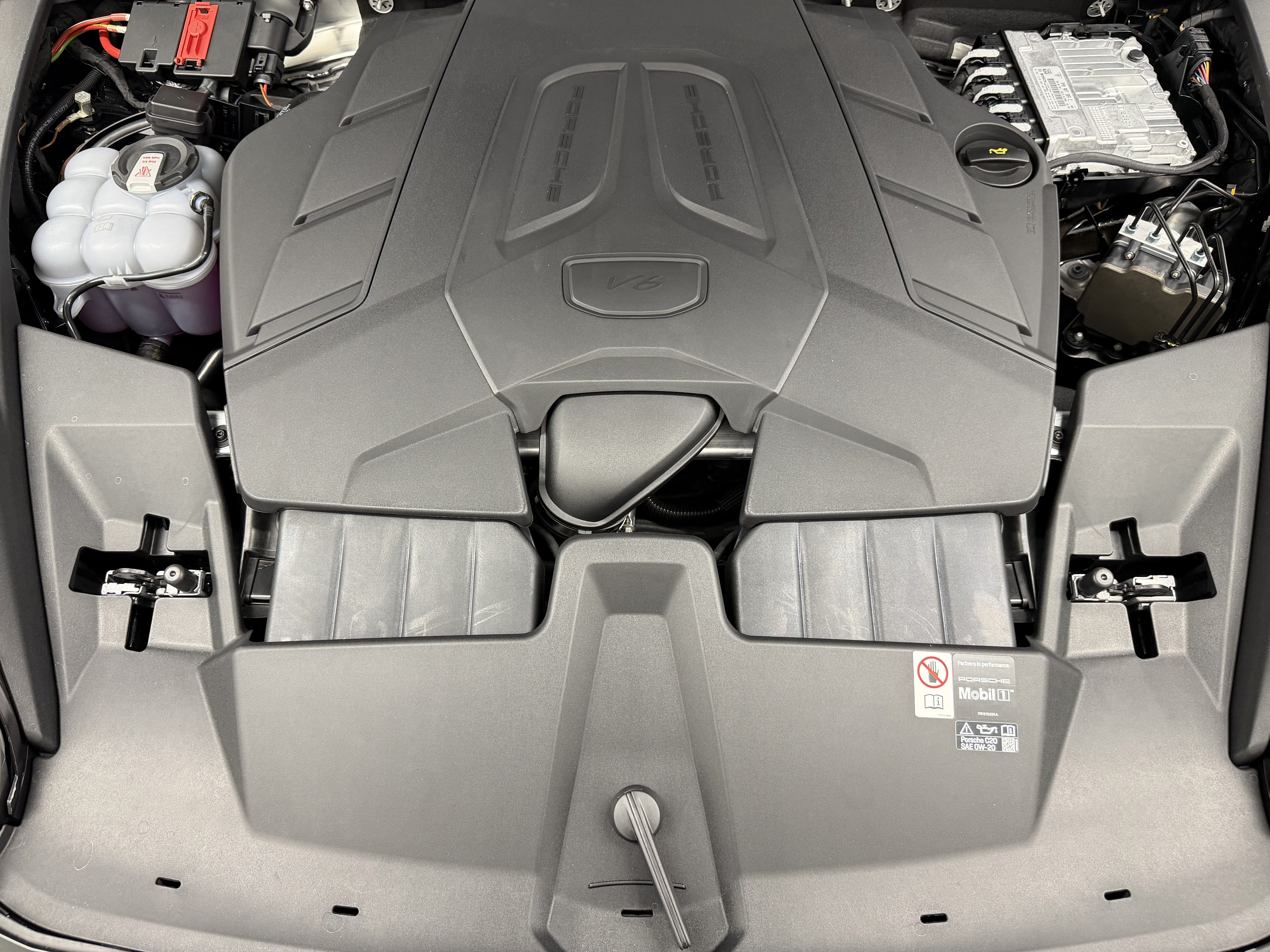 New 2026 Porsche Cayenne Coupe AWD/4WD image 60