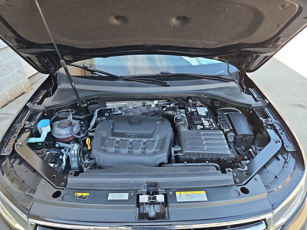 Used 2024 Volkswagen Tiguan Wolfsburg Edition image 37