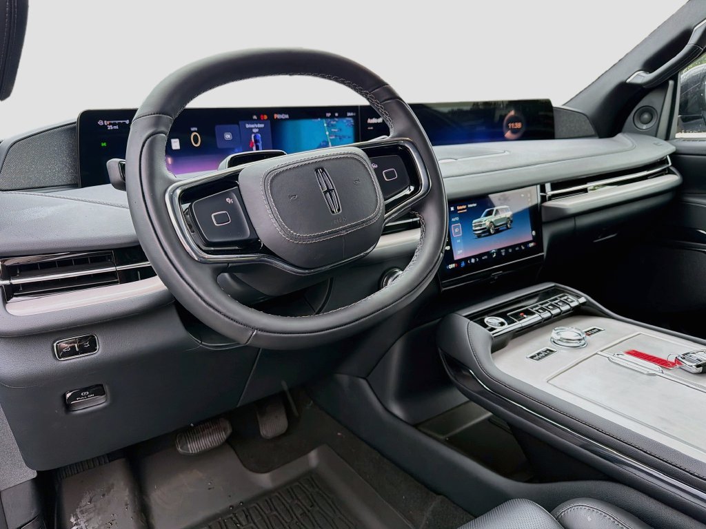 New 2027 Lincoln Navigator L Reserve w/ Jet Appearance Package AWD/4WD image 9