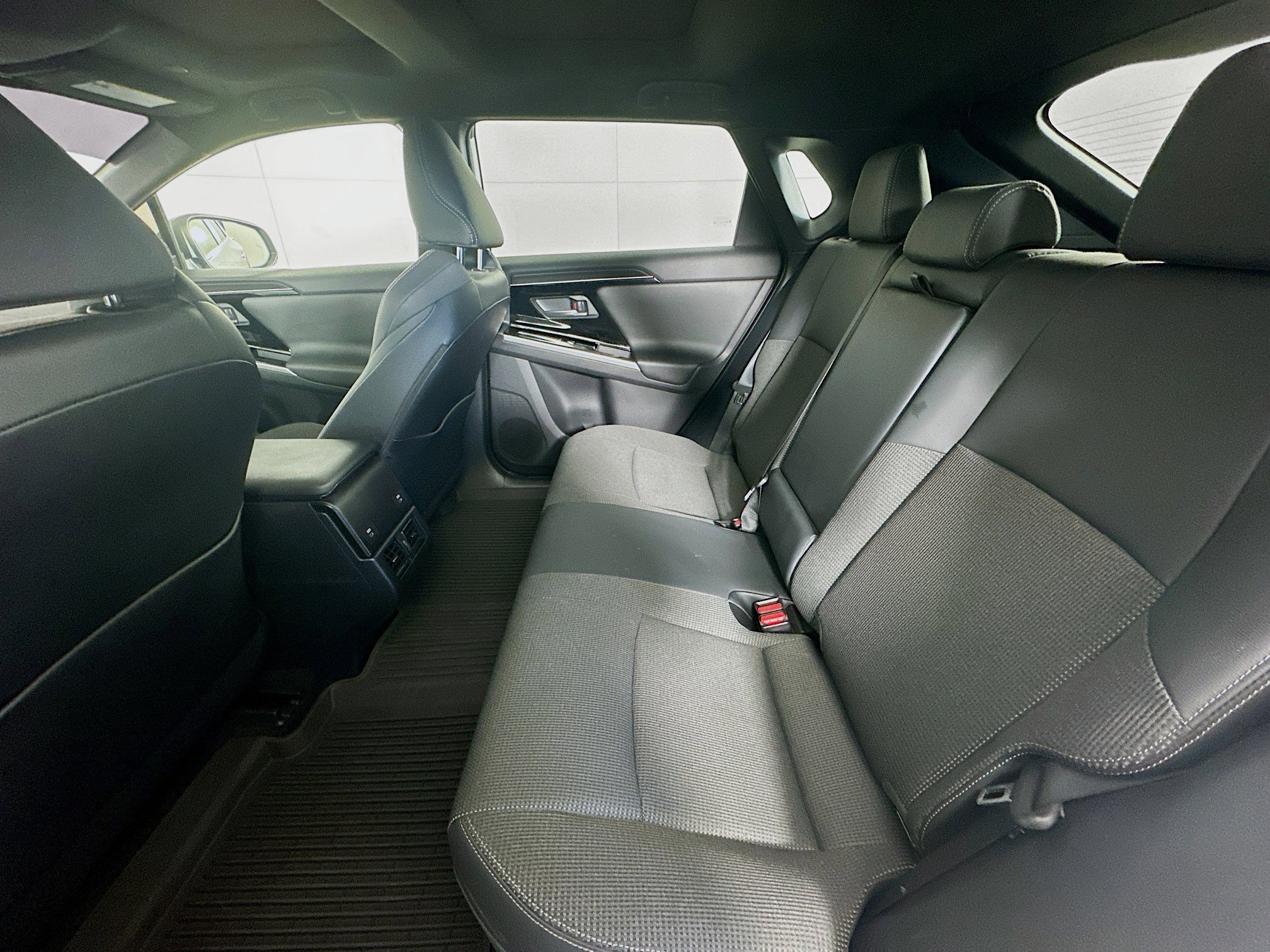 Used 2024 Toyota bZ4X XLE w/ Weather Package image 27