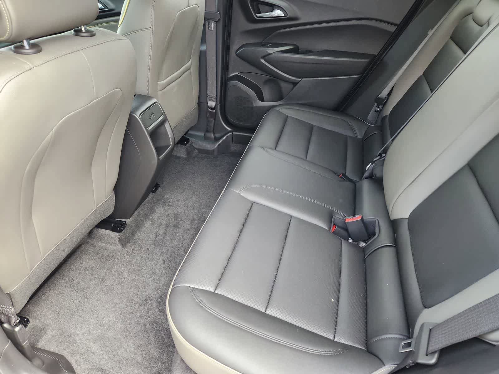 Used 2025 Chevrolet Trax ACTIV FWD image 29