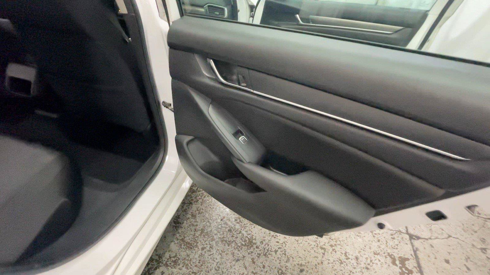Used 2019 Honda Accord LX image 25
