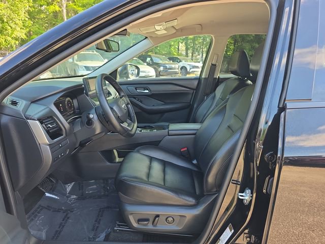 Used 2025 Nissan Rogue SL FWD image 23