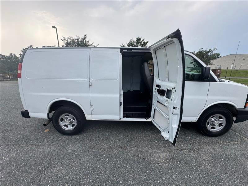 Used 2007 Chevrolet Express 1500 image 16