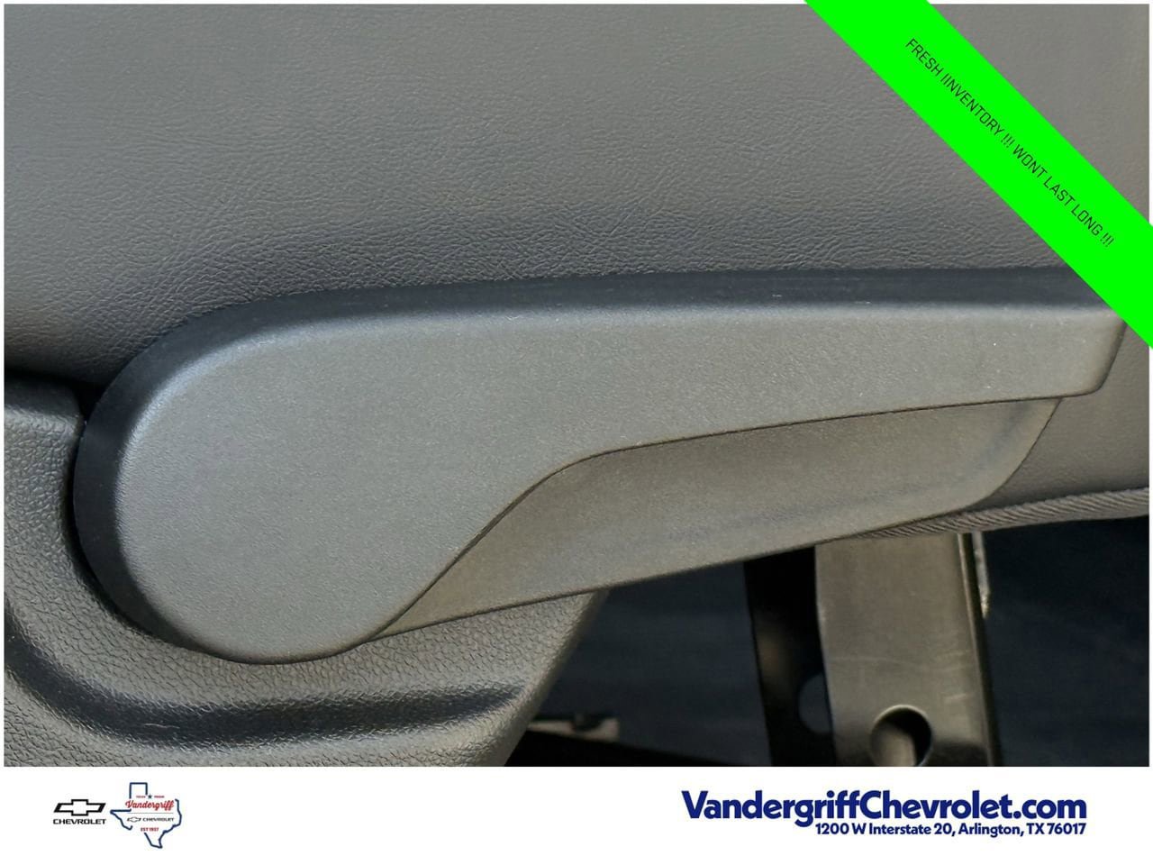 Used 2025 GMC Acadia AT4 AWD/4WD image 24