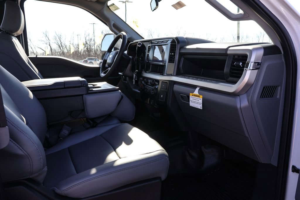 New 2024 Ford F550 4x4 SuperCab Super Duty image 18