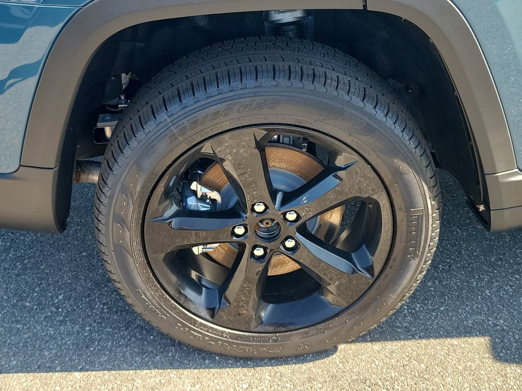 New 2026 Jeep Grand Cherokee L Limited w/ Limited Altitude Package RWD image 6