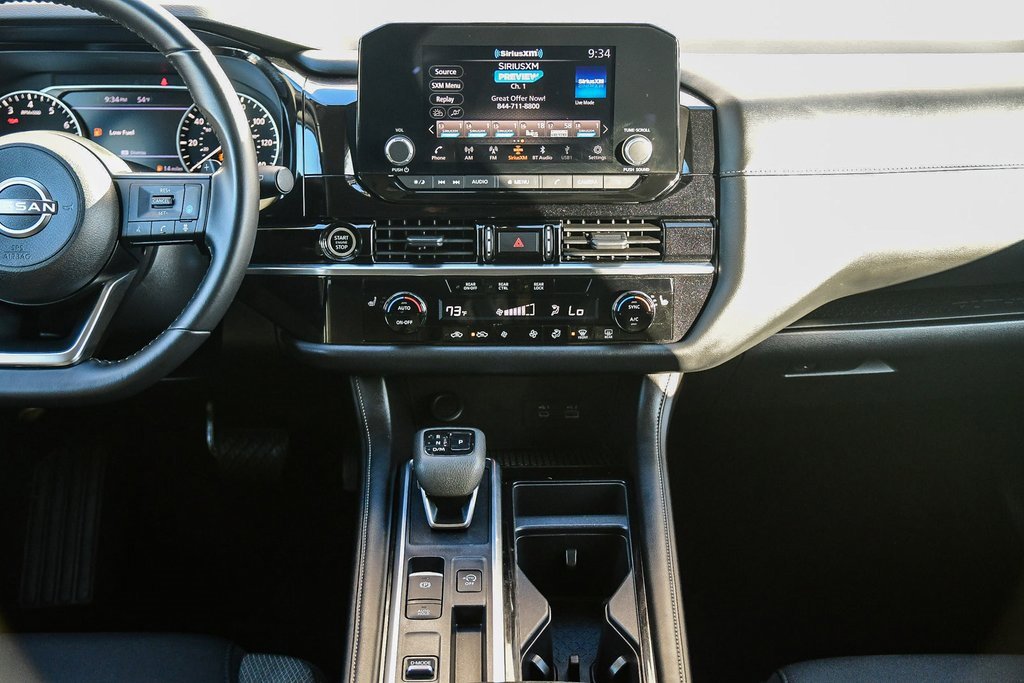 Used 2024 Nissan Pathfinder SV image 12