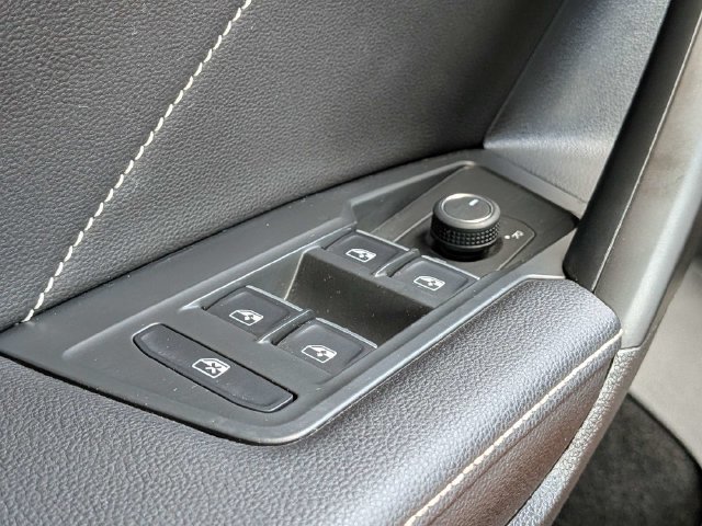 Used 2023 Volkswagen Tiguan SE FWD image 29