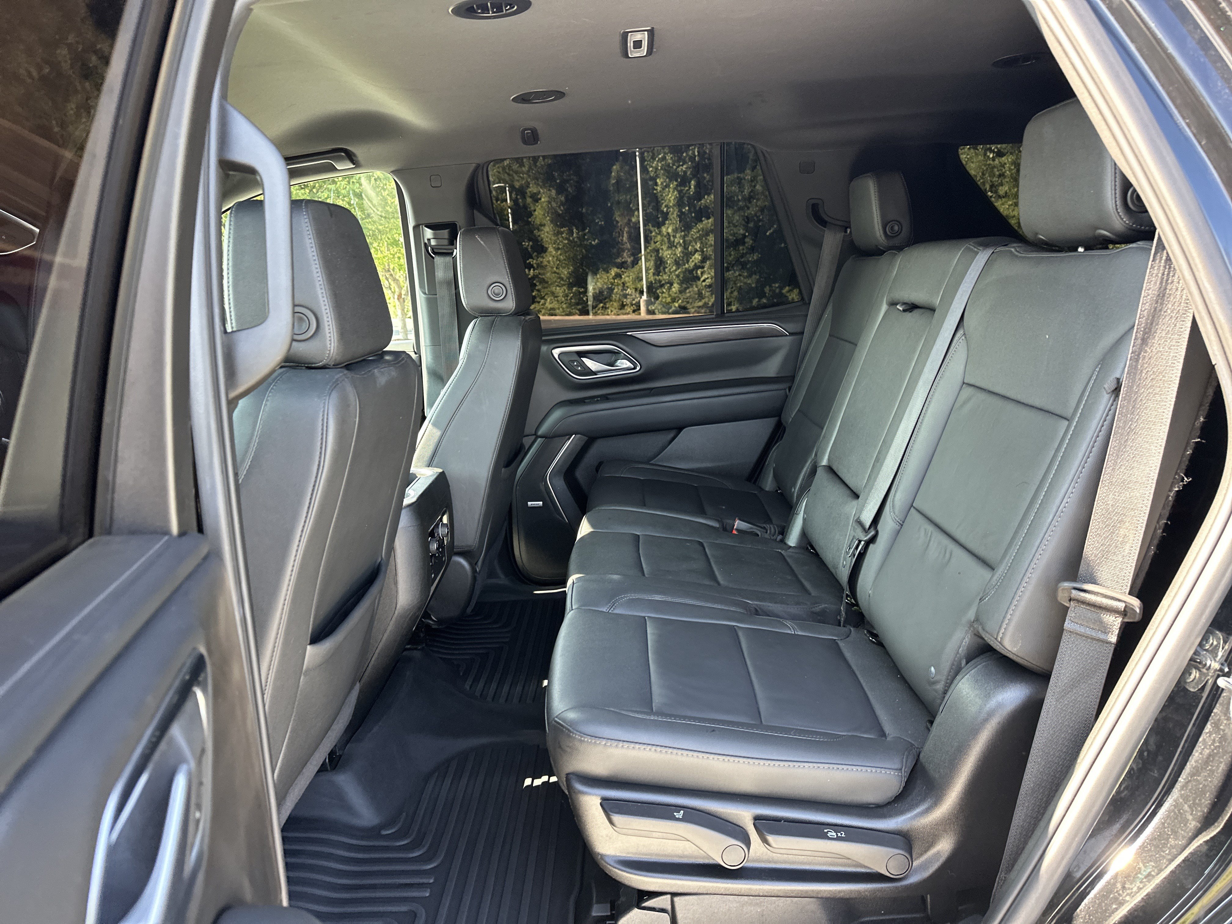 Used 2024 Chevrolet Tahoe Z71 w/ Luxury Package AWD/4WD image 32