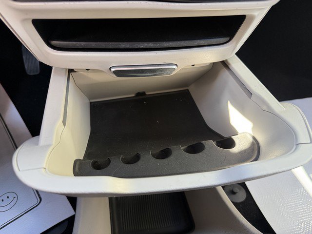 Used 2017 Chrysler Pacifica Touring-L FWD image 34