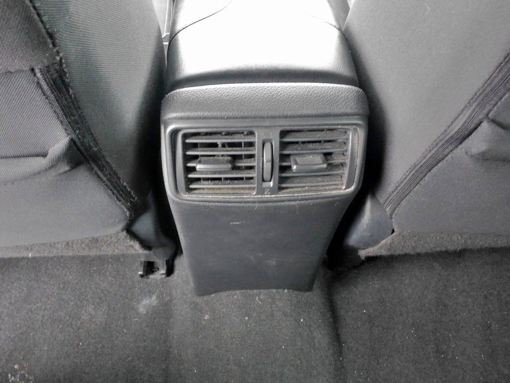 Used 2020 Nissan Rogue SV image 20