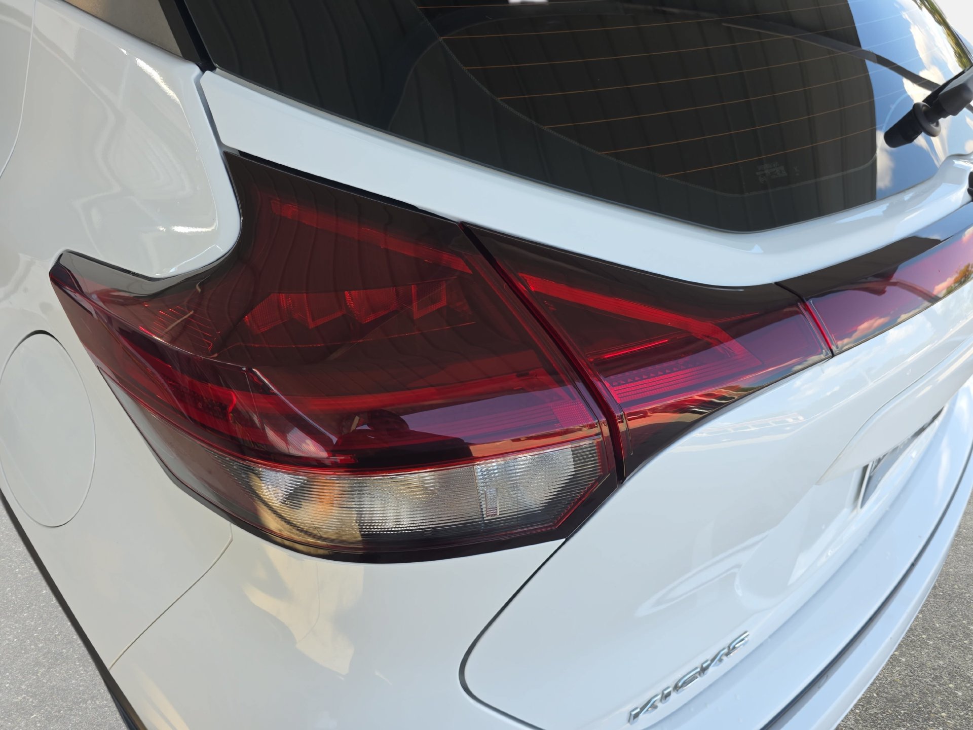 Used 2023 Nissan Kicks SV FWD image 31