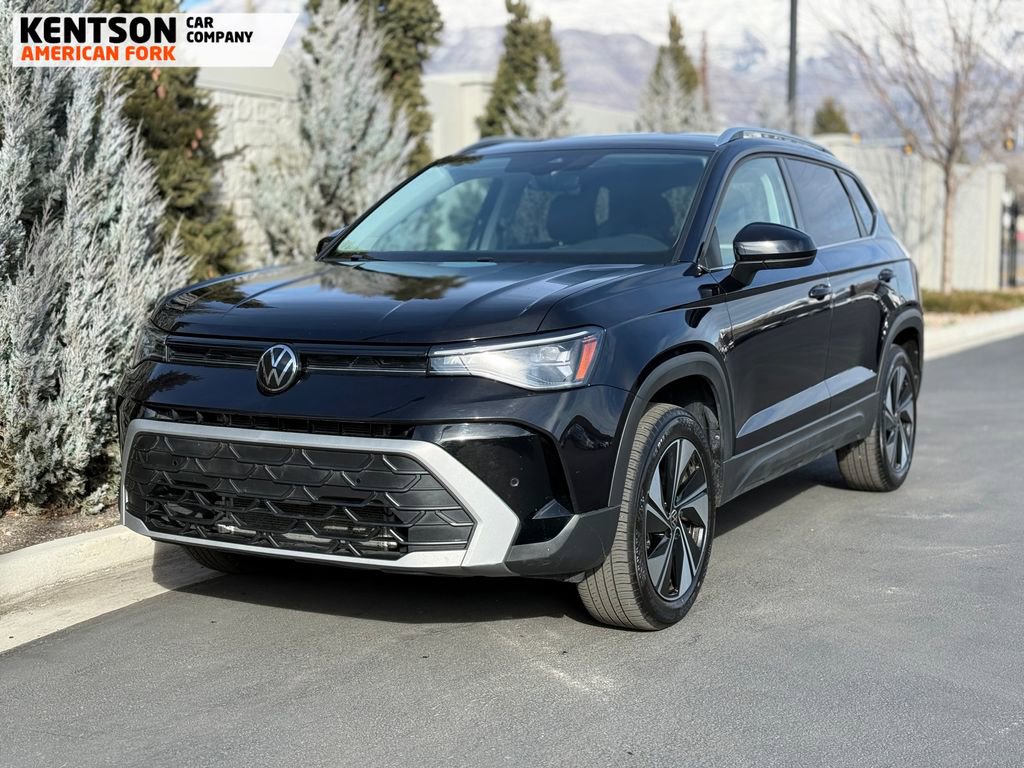 Used 2025 Volkswagen Taos SE image 3