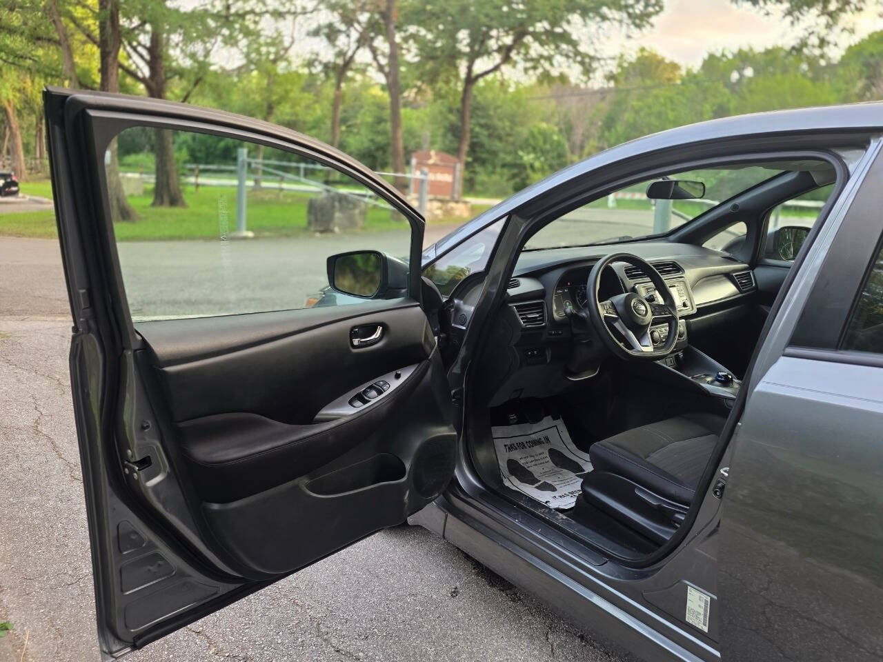 Used 2019 Nissan Leaf S w/ S Charge Package FWD image 11