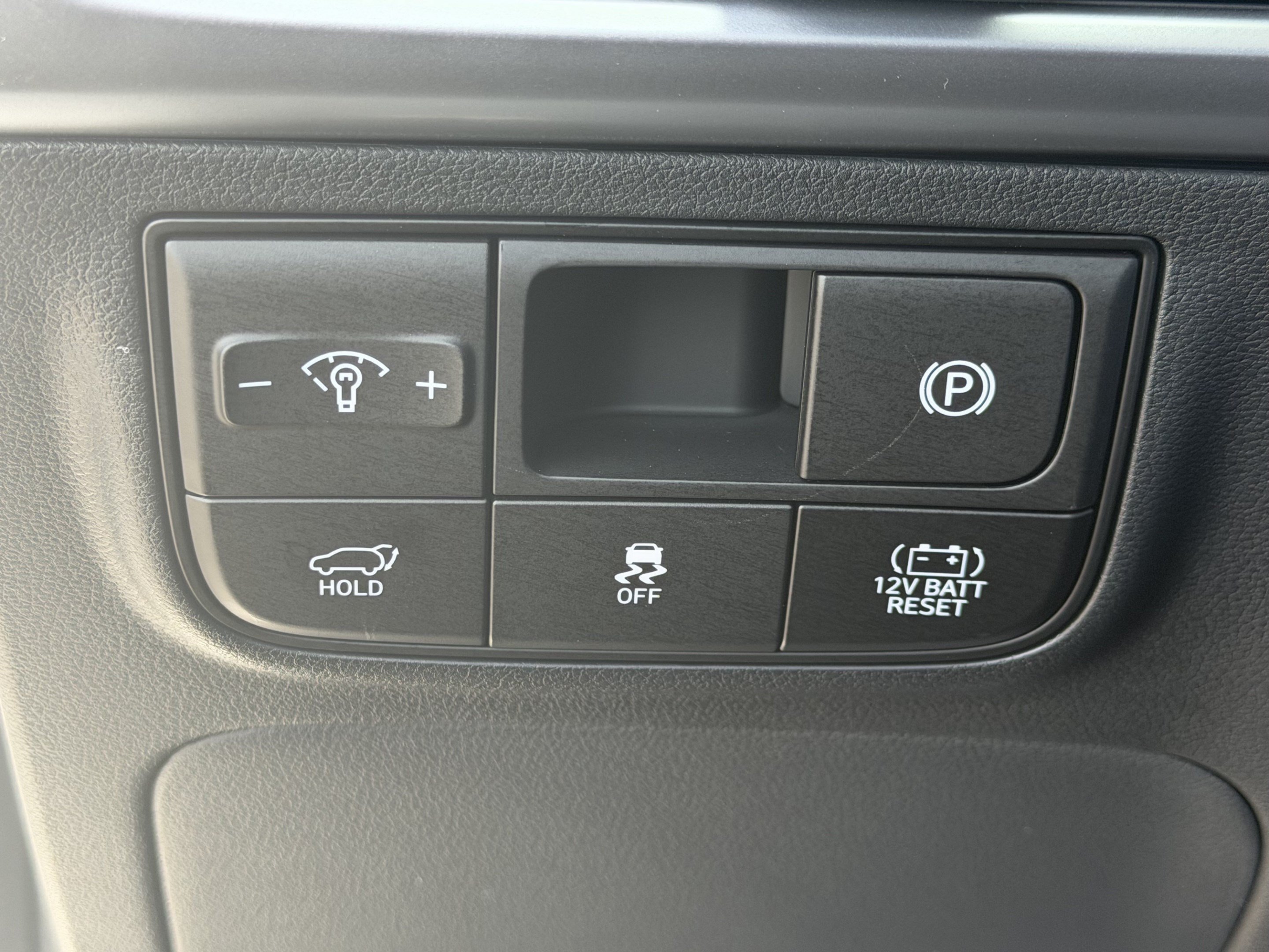 New 2026 Hyundai Tucson Blue SE FWD image 17