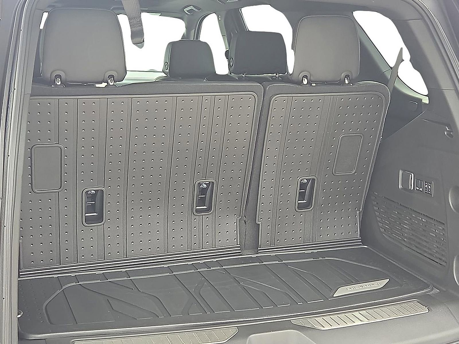 New 2026 Chevrolet Tahoe High Country w/ Sun And Tow Package image 8