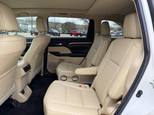 Certified 2018 Toyota Highlander Limited Platinum image 30