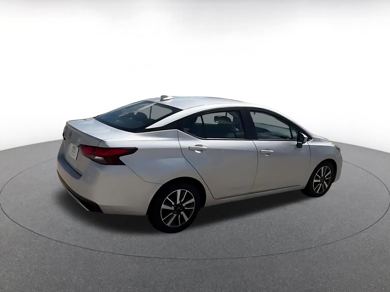 Used 2025 Nissan Versa SV FWD image 15