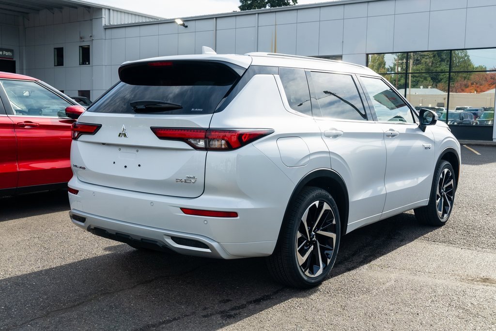 New 2025 Mitsubishi Outlander SEL image 6