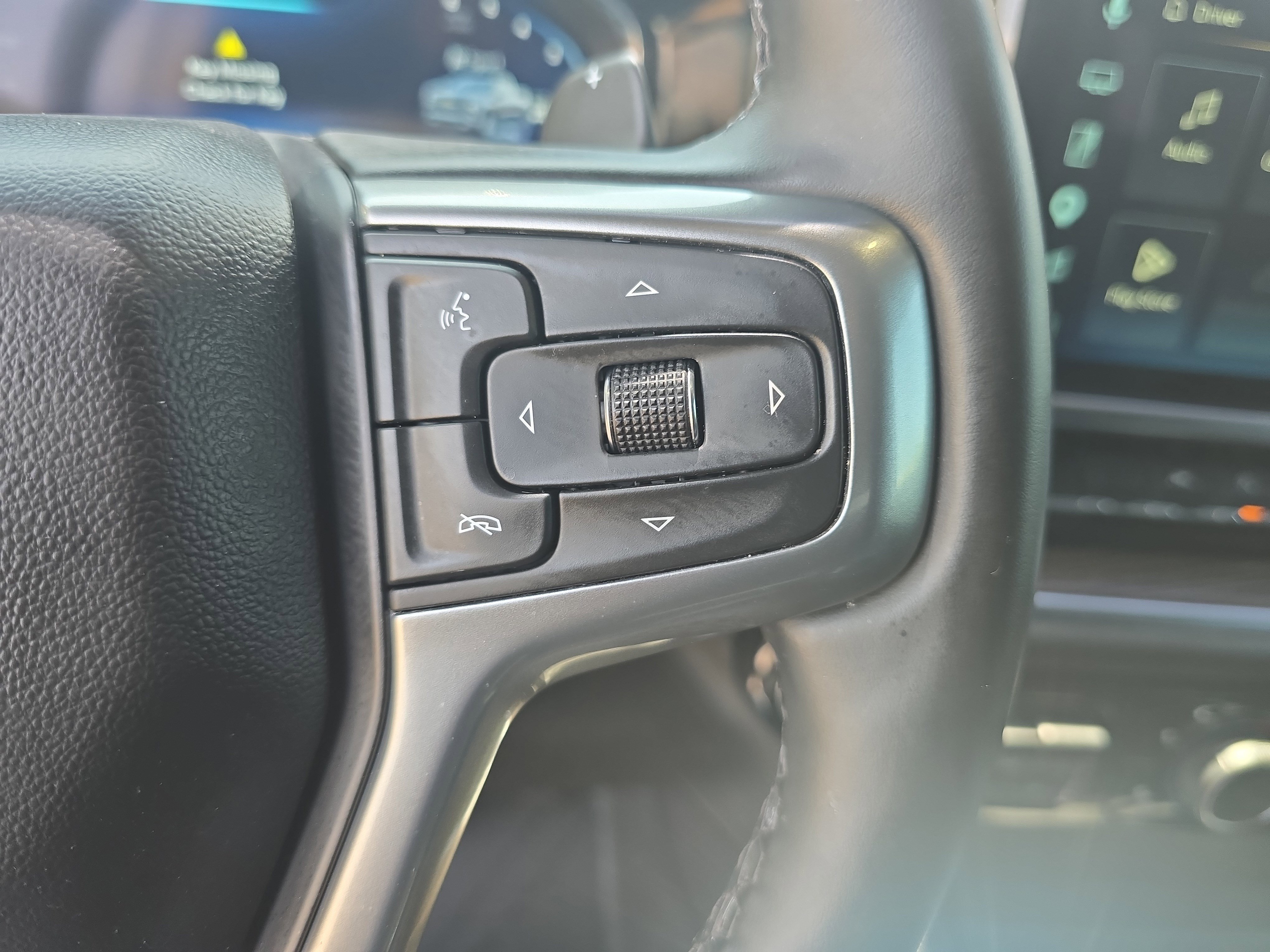 Used 2025 Chevrolet Silverado 1500 RST w/ Convenience Package II AWD/4WD image 18