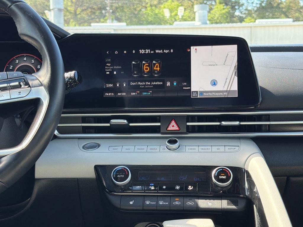 Used 2023 Hyundai Elantra Limited w/ Preferred Accessory Package FWD image 21
