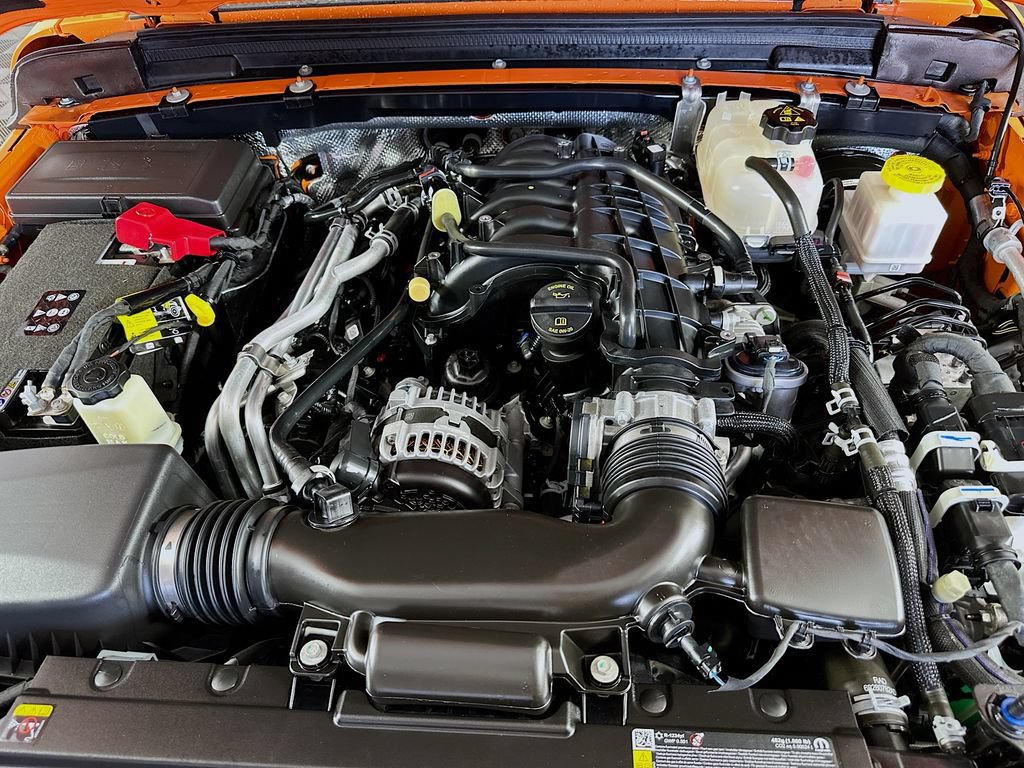 Certified 2025 Jeep Gladiator Sport AWD/4WD image 40