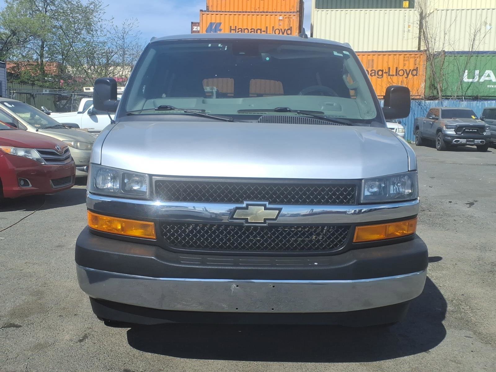 Used 2020 Chevrolet Express 2500 LT w/ LT Preferred Equipment Group RWD image 2