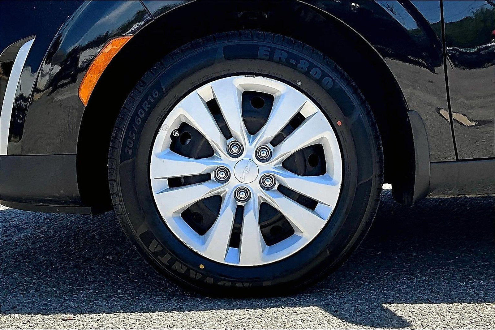 Used 2025 Kia Soul LX FWD image 8
