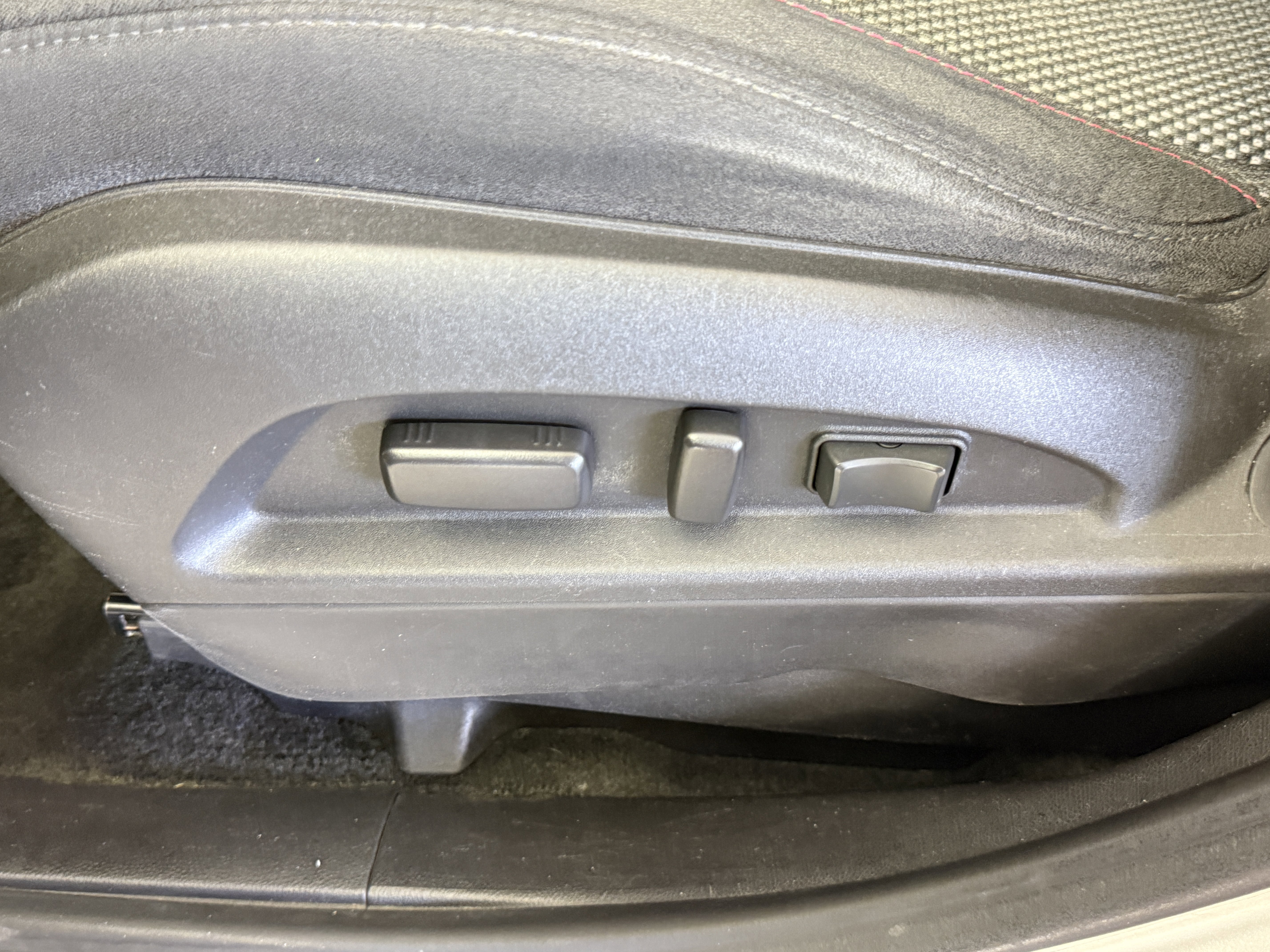 Used 2017 GMC Terrain SLE w/ Technology Package image 16