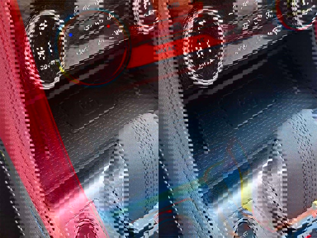 Used 2021 Jaguar F-PACE R-Dynamic S image 32