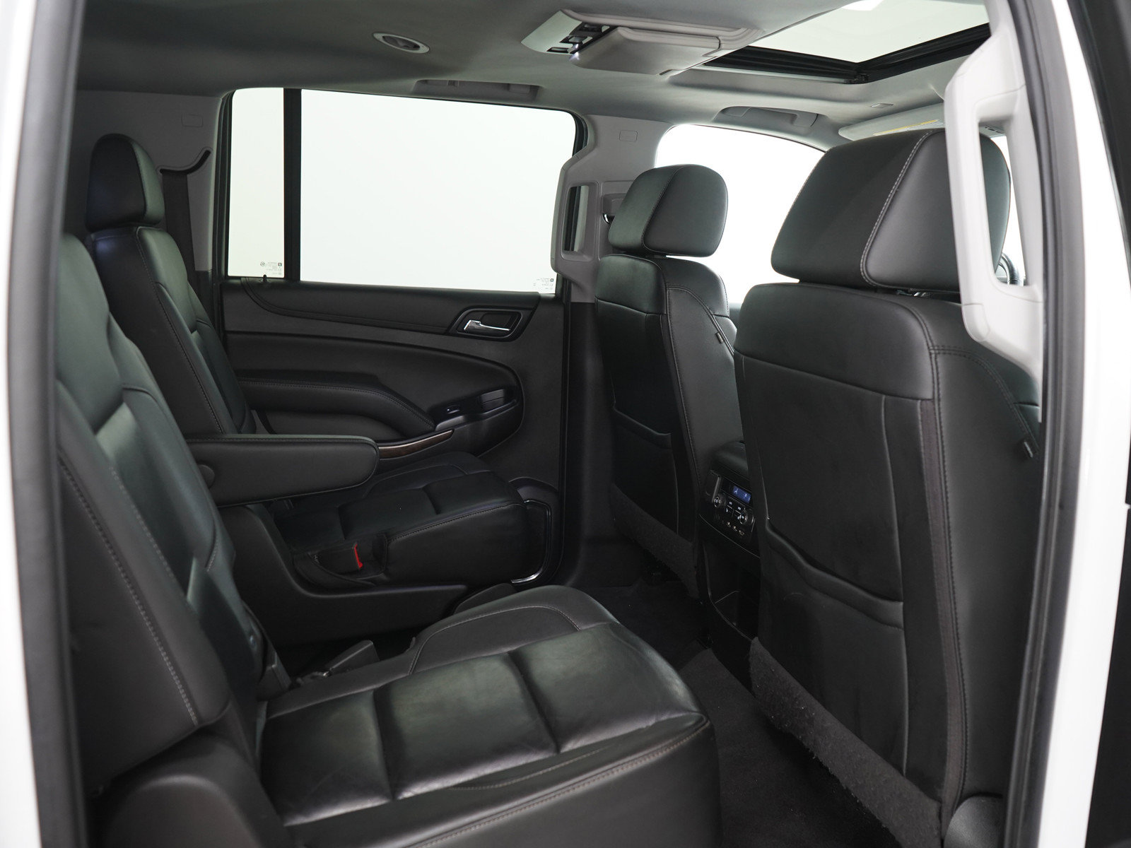 Used 2020 Chevrolet Suburban LT AWD/4WD image 15