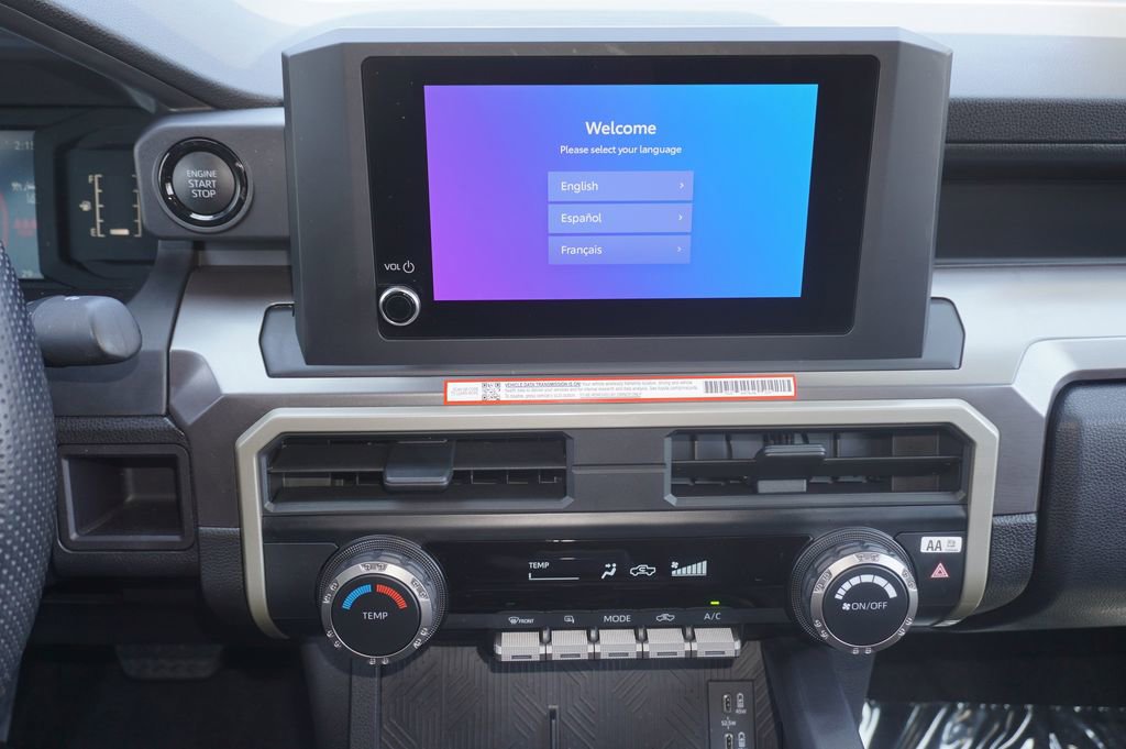 Certified 2025 Toyota Tacoma SR5 AWD/4WD image 16