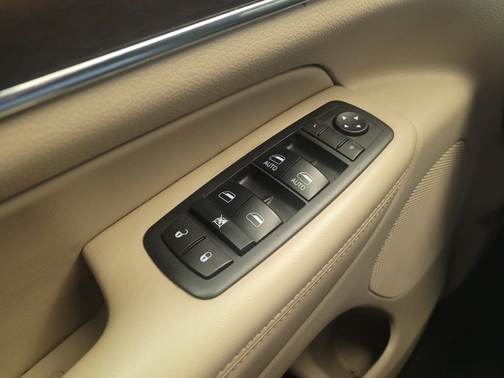 Used 2017 Jeep Grand Cherokee Limited image 27