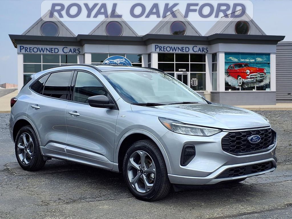 Used 2024 Ford Escape ST-Line w/ Tech Pack #1 AWD/4WD image 1