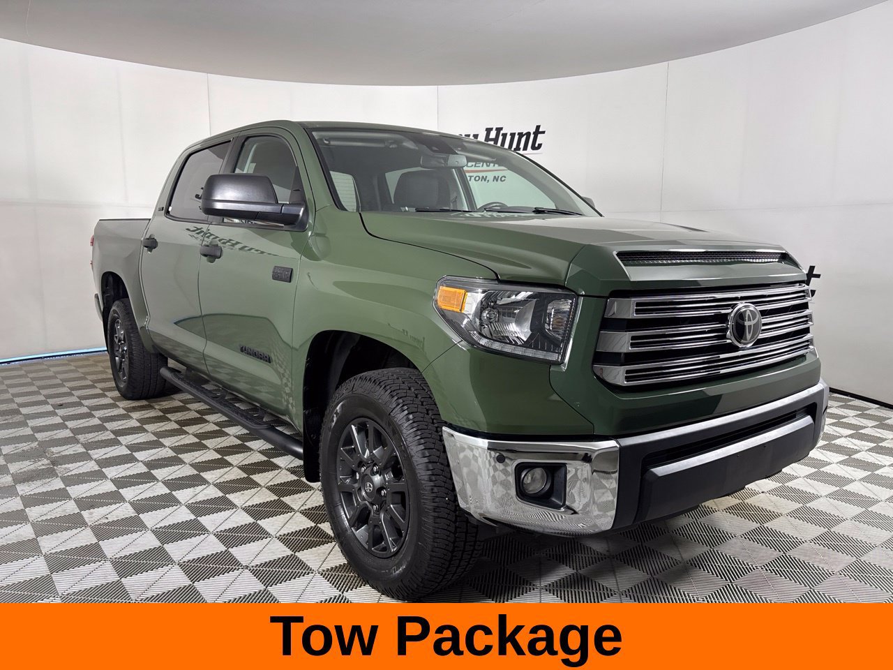 Used 2021 Toyota Tundra SR5 w/ Trail Edition AWD/4WD image 4