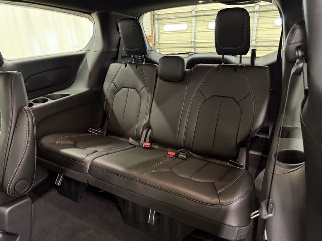 New 2026 Chrysler Pacifica Select FWD image 23