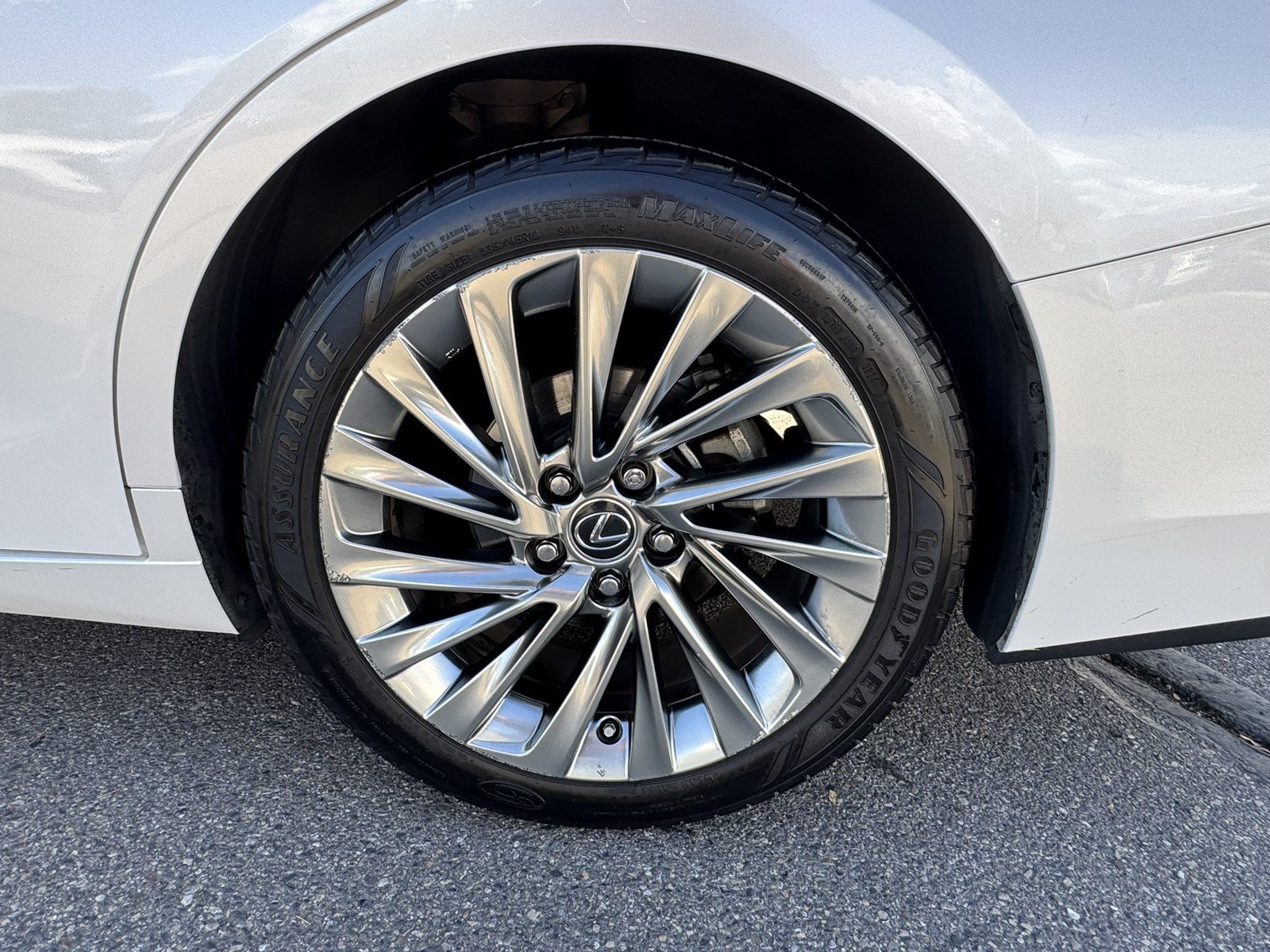 Used 2019 Lexus ES 350 w/ Accessory Package 2 FWD image 18