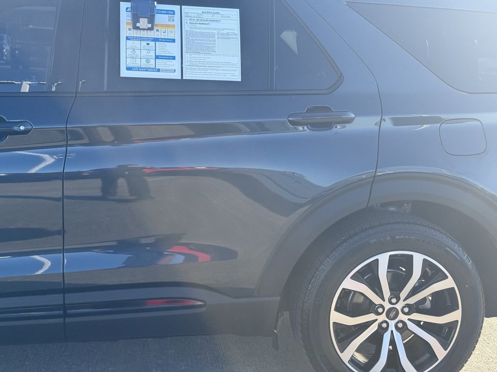 Used 2023 Ford Explorer ST-Line w/ Class IV Trailer Tow Package image 15