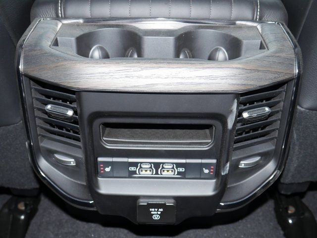 Used 2025 RAM 3500 Limited AWD/4WD image 30