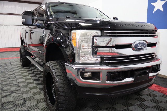 Used 2017 Ford F250 Lariat w/ Lariat Ultimate Package AWD/4WD image 19